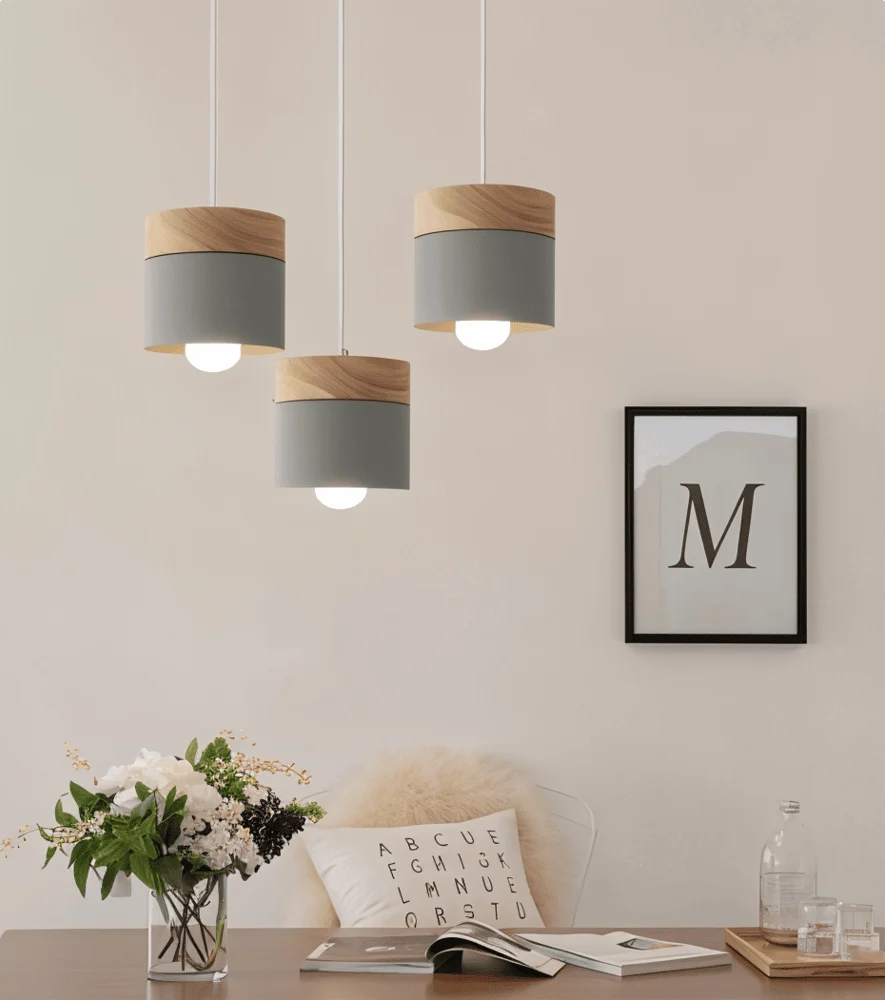 Cylinder Chic Pendellampa i Metallisk och Varmt Trä Vit