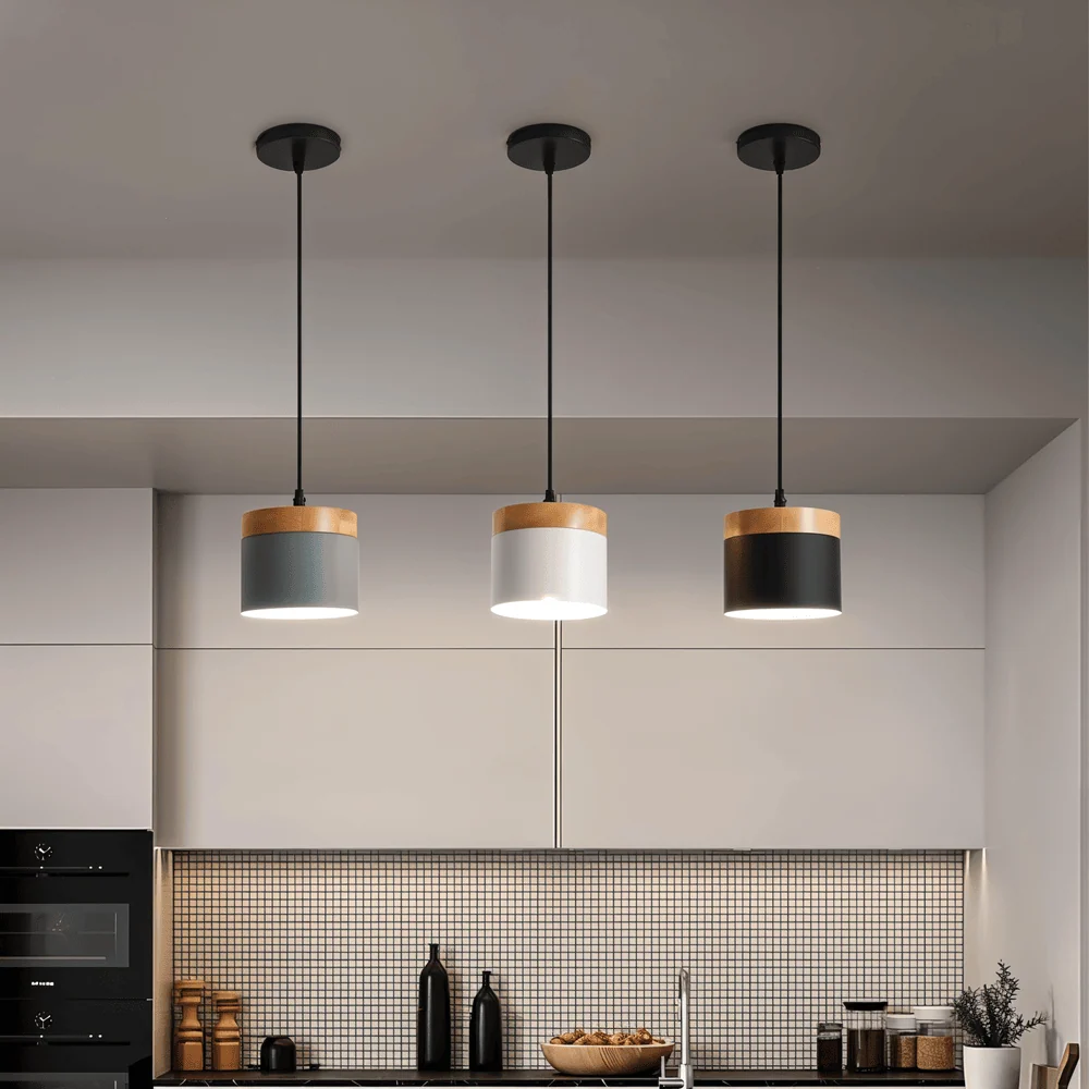 Cylinder Chic Pendellampa i Metallisk och Varmt Trä Vit
