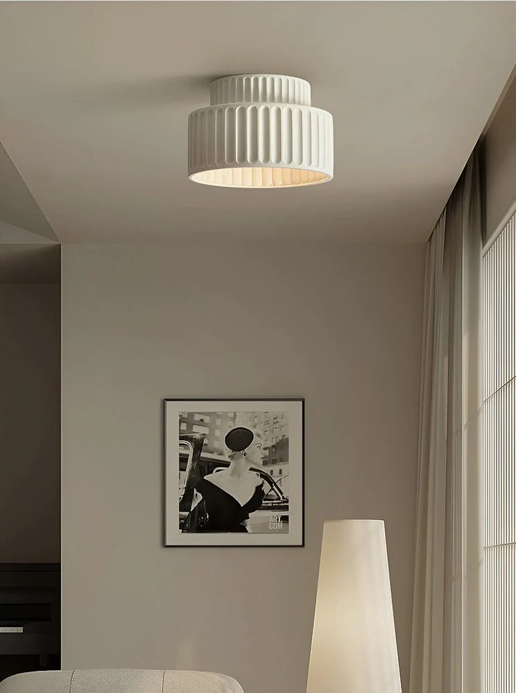 EcoRibbed – Snö Harts Taklampa med Räfflad Design Vit
