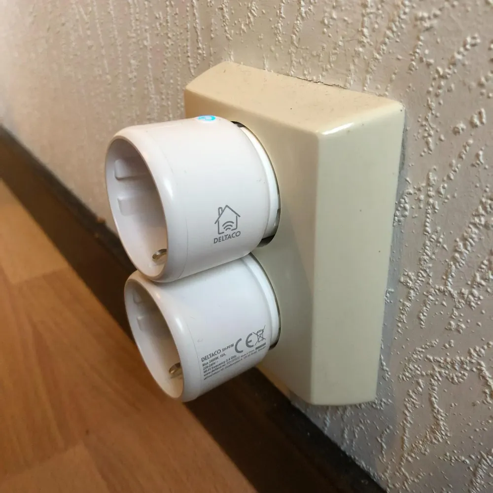 Plastplug Strömbrytare/Plug Relä, WiFi, Deltaco Smart Home, Smart Kompakt Plug, (EU), 10A, timer, Vit