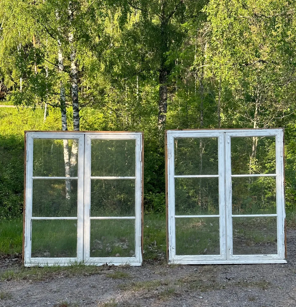 Fönster med karm 131x115 2st
