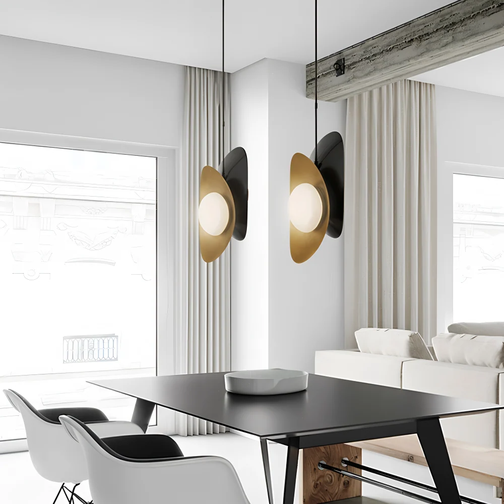 AureaShell – Lyxig Pärlglas Pendellampa med Guldfinish