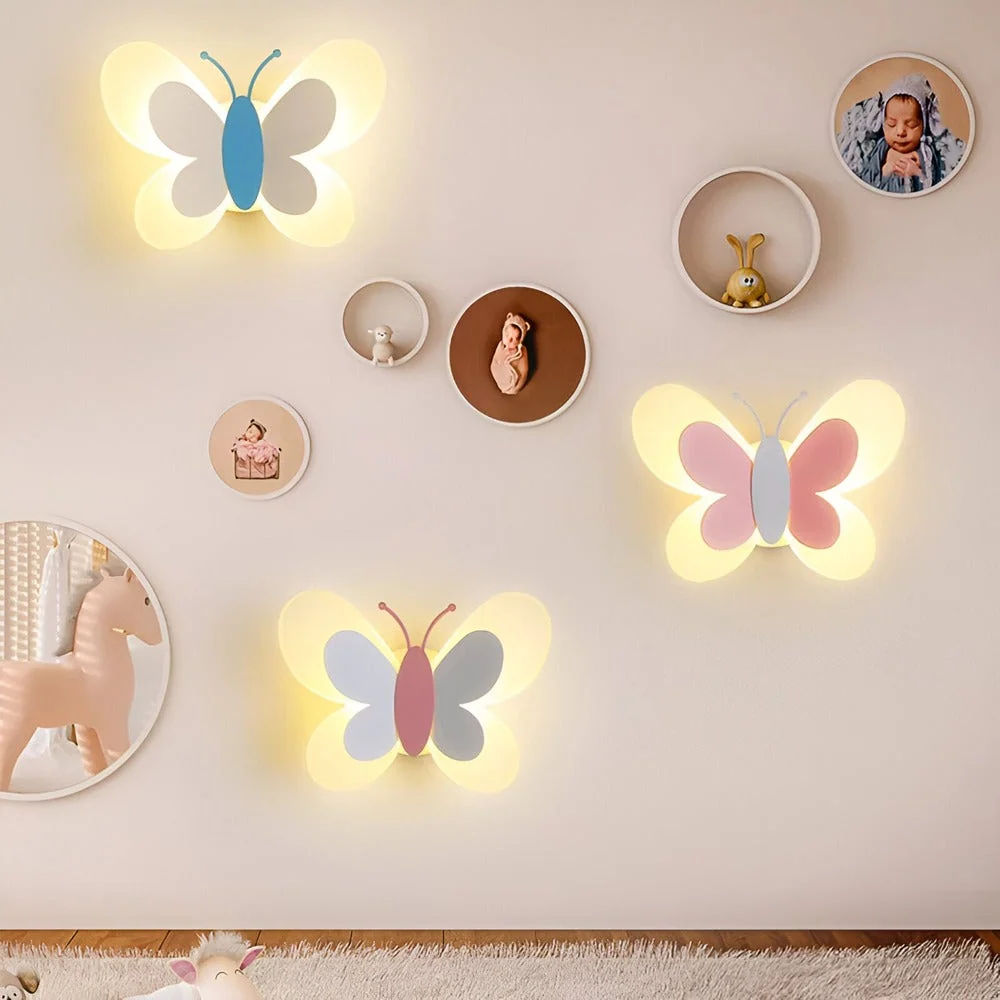 LumaFly – Färgglad LED-Vägglampa med Fjärilsdesign i Akryl Bla