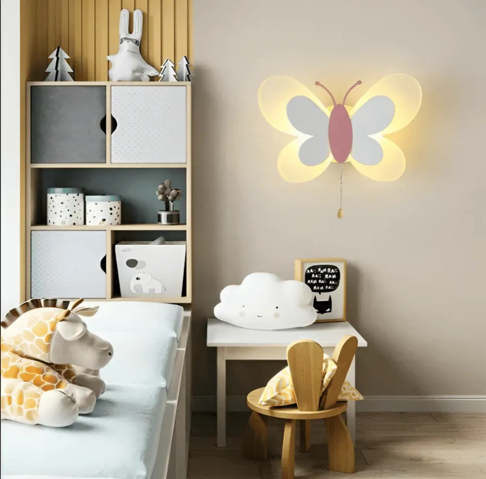 LumaFly – Färgglad LED-Vägglampa med Fjärilsdesign i Akryl Bla