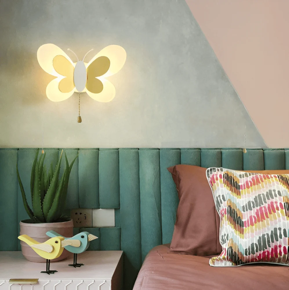 LumaFly – Färgglad LED-Vägglampa med Fjärilsdesign i Akryl Bla