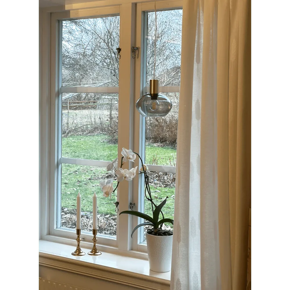 BELL fönsterlampa, matte mässing/rök