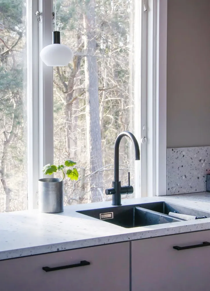 BELL fönsterlampa, svart/vit Tunable White