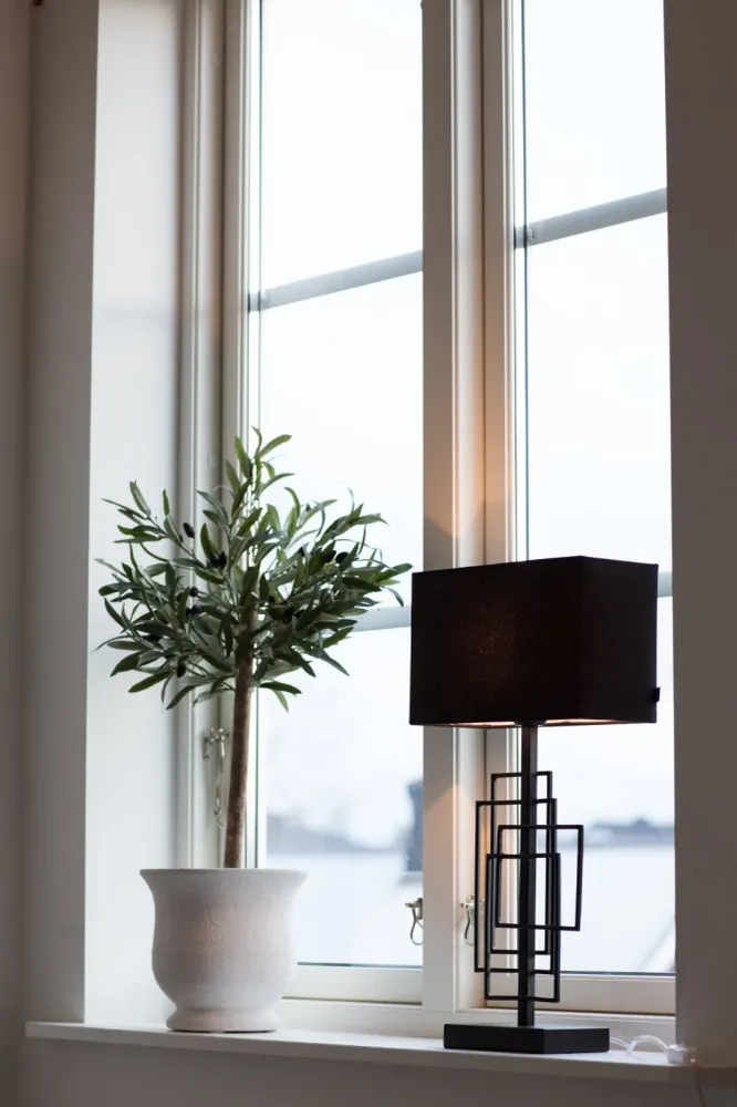 Paragon bordslampa H69 cm matte svart