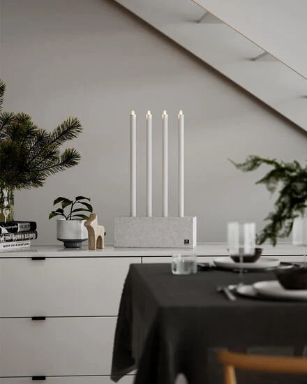 Raw Fjäderlätt bordslampa/ljusstake betong