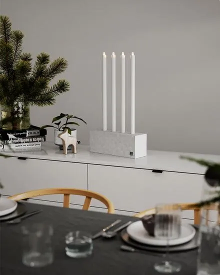 Raw Fjäderlätt bordslampa/ljusstake betong