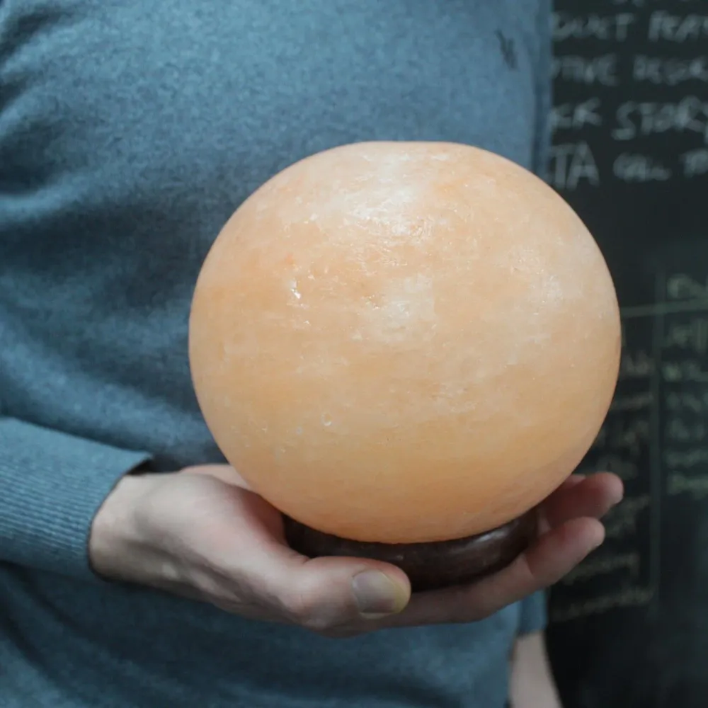 Saltlampa Boll - Rymlig Träbas Long Lifespan