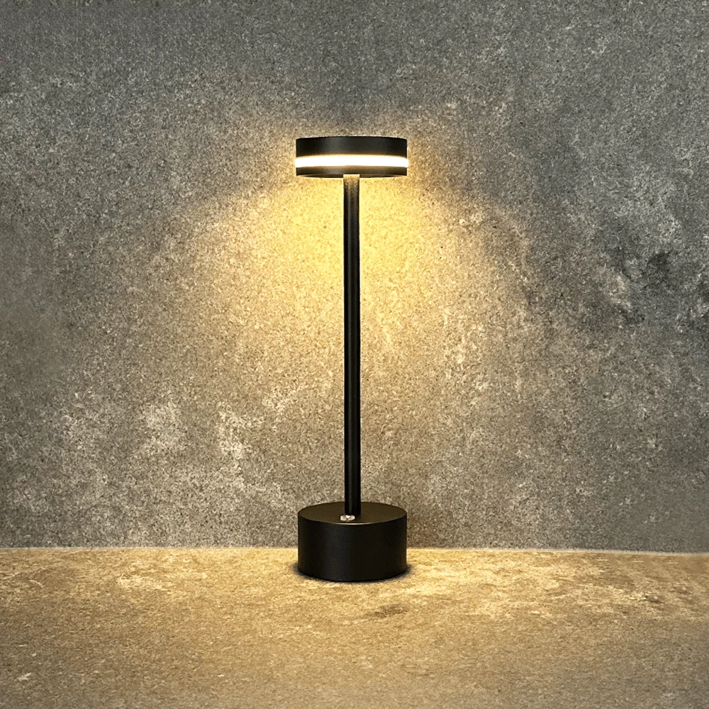 LuxeLight – Fjärrkontroll bordslampa med touchkontroll och lång batteritid för alla interiörer Svart