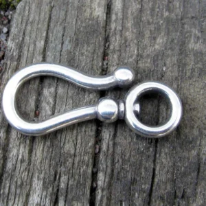 Haklås silverfärgat - Stilrent med prickar, 1 styck