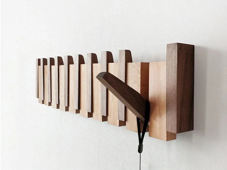 PianoHook – Wall-fixed Klädhängare i Massivt Trä med Infällbara Krokar