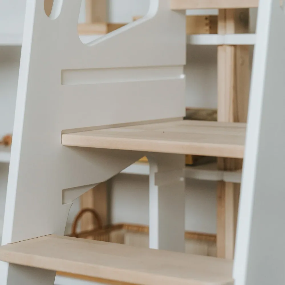 Brandklassad Montessori Tower Safety+ White