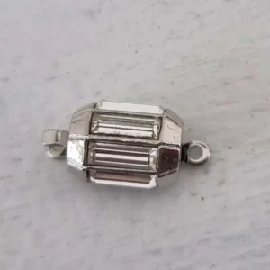 Claspgarten instickslås - Mindre med swarovskikristaller silverfärgad 10x8mm, 1 styck