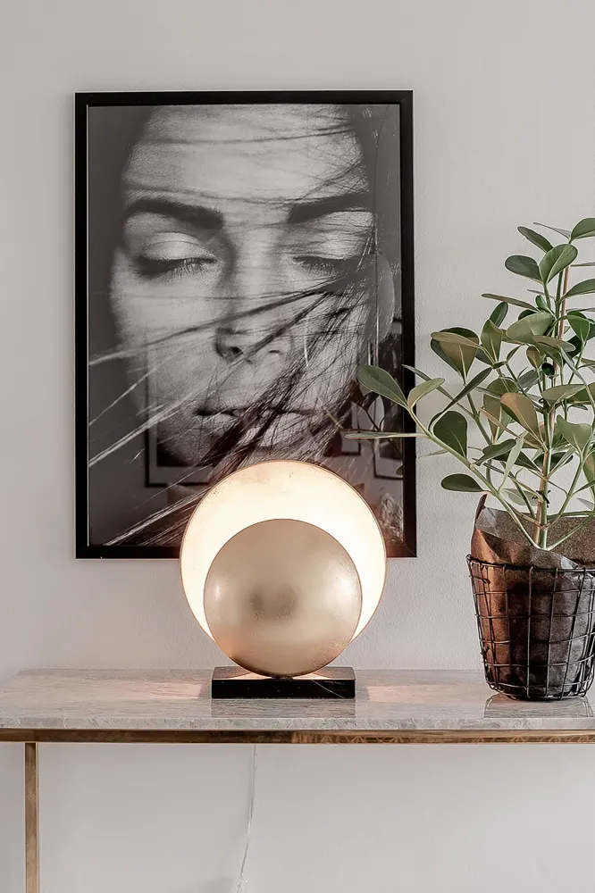 BORDSLAMPA ORBIT WARM ALLOY
