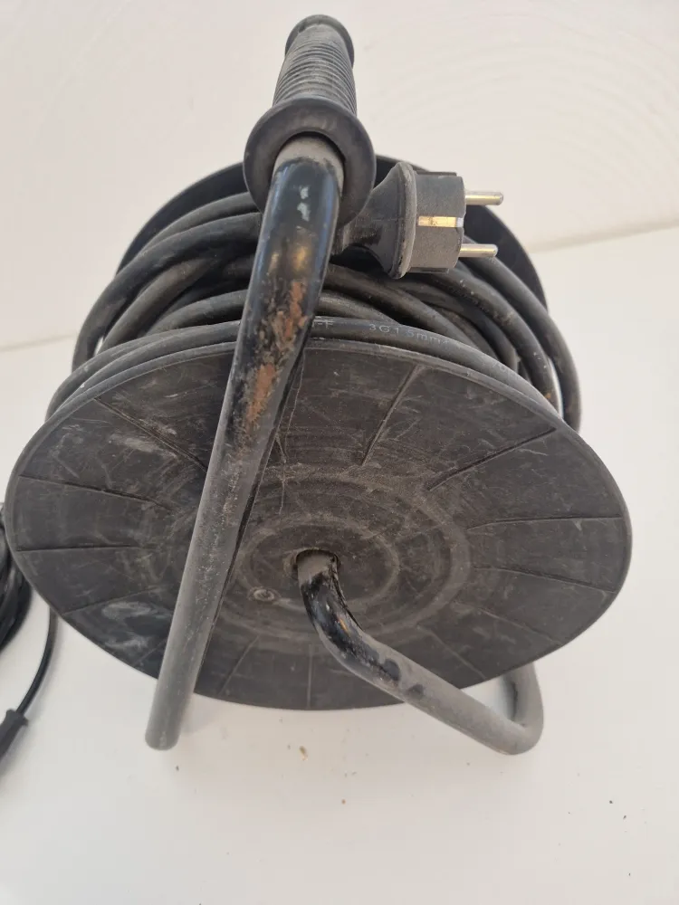 25meters kabelvinda & sladdlampa 230V