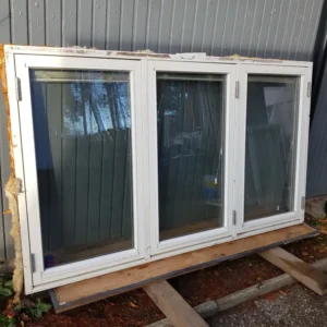 ART 555 B 195 H 117 PRIS 6500 KR 3glas mockfjärd
