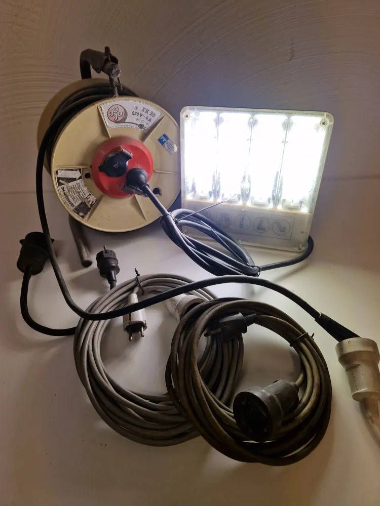 Bygglampa & 20m kabelvinda Electricians