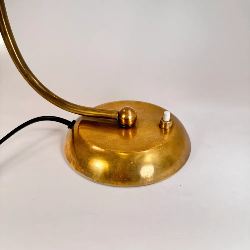 Clam shell table/wall lamp brass Drywall Installation
