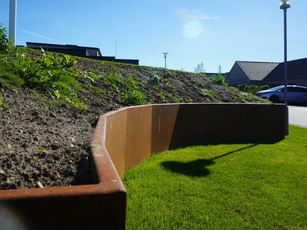 Cortenstål stödmur invändiga hörn 45°