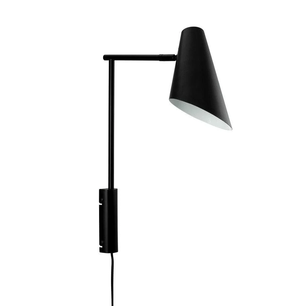 Dyberg Larsen Vägglampa Cale Intuitive