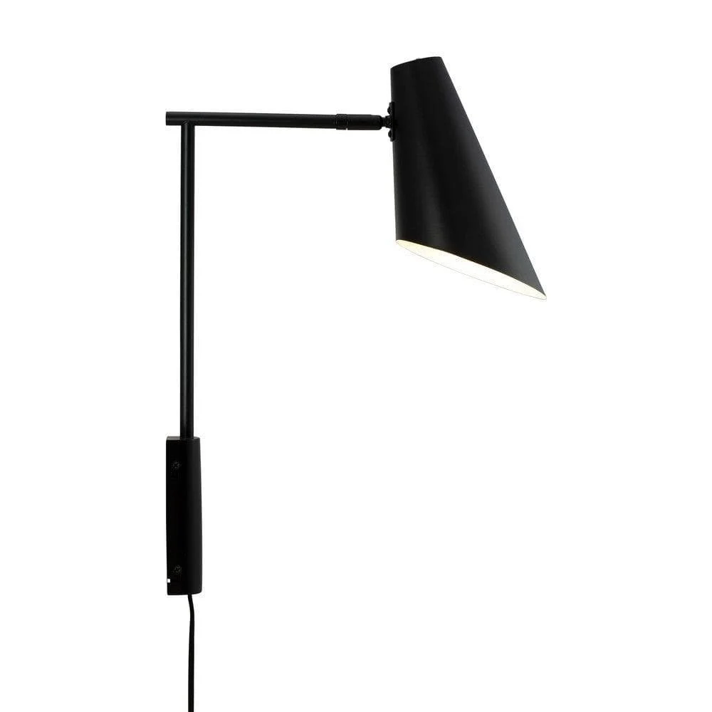 Dyberg Larsen Vägglampa Cale Intuitive