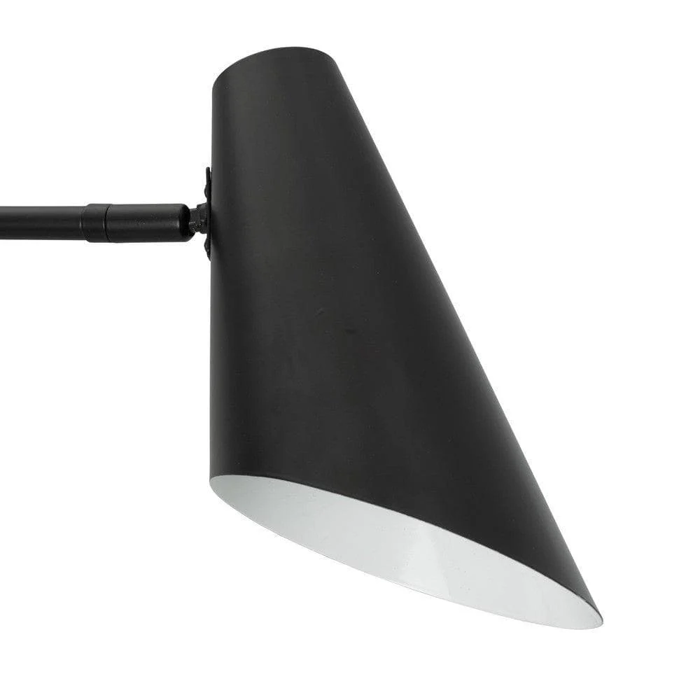 Dyberg Larsen Vägglampa Cale Intuitive
