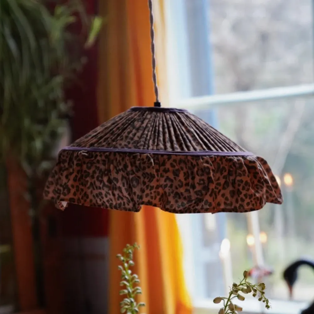 Ergonomisk design Anna+Nina Leopard Frill Lamp