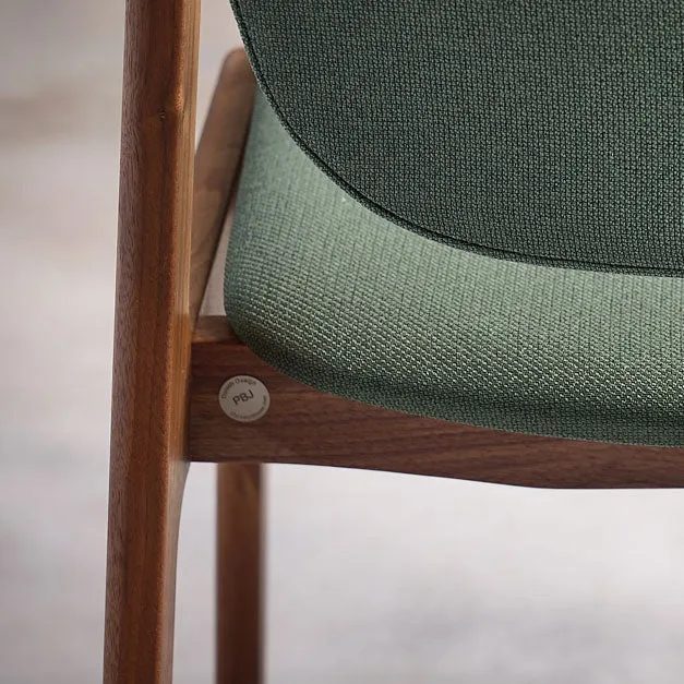 Ergonomisk design Cliff Karmstol Valnötsträ Cura