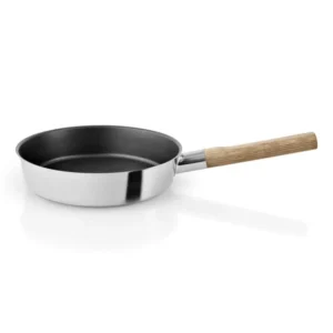 Eva Solo Non-stick stekpanna NORDIC KITCHEN 24 cm, med trähandtag, rostfritt stål