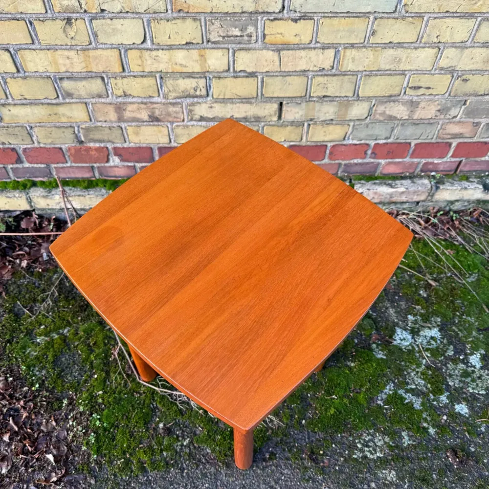 Higher side table teakträ