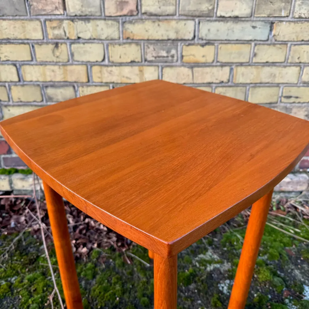 Higher side table teakträ