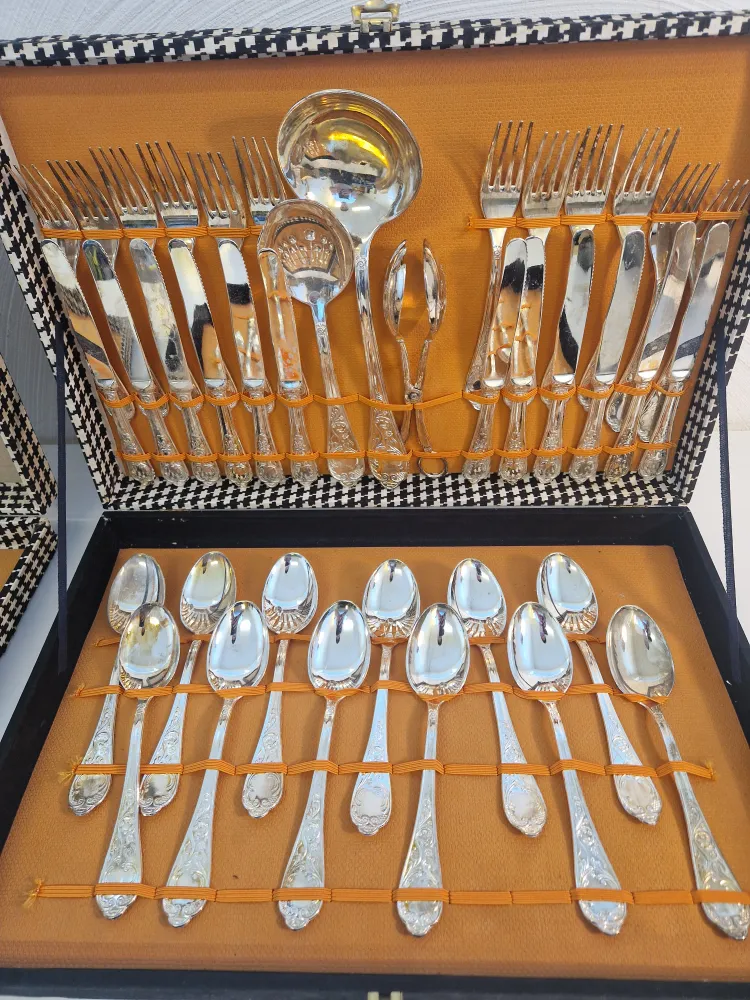 Nysilverbestick produced Italy.