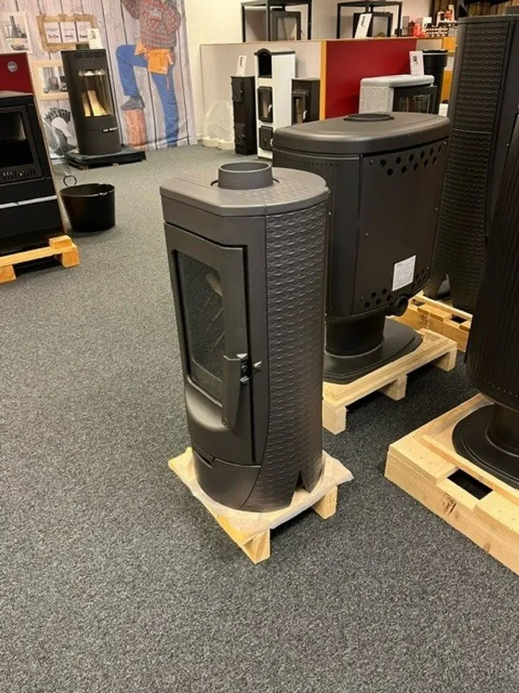 Hög Precision Gjutjärnskamin Plamen TARA