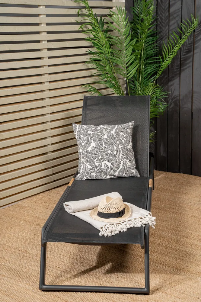 Premium Quality Sun Lounge Venture Home Mexico