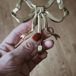 Rosettkrok i mässing, sizable