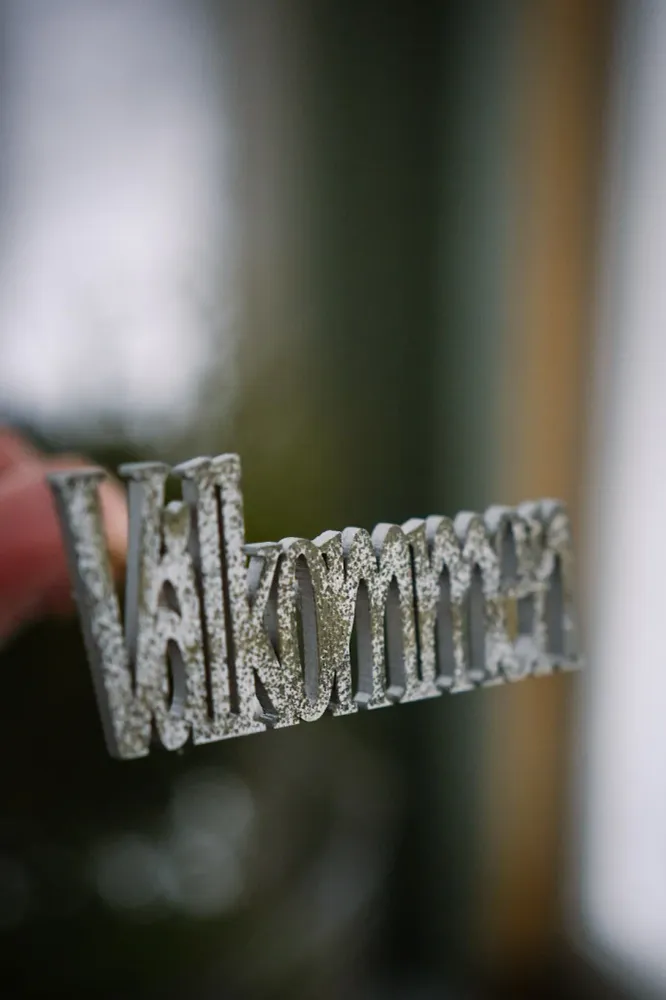 Välkommen-stick i trä